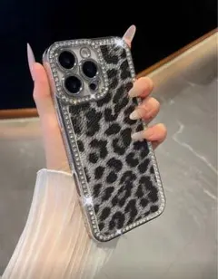 iPhone 15 ヒョウ柄ケース