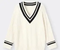 GU⭐︎アイボリー Vネック セーター