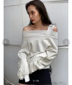 EMODA オフショルダー　トレーナー　ワンショルダーのサムネイル