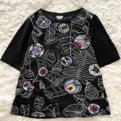 美品　トクコプルミエヴォル　半袖カットソー　前後プリント　総柄　黒のサムネイル