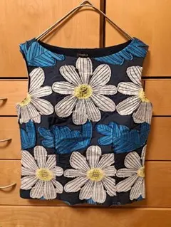 【未使用】TABASA 花柄刺繍ノースリーブトップス