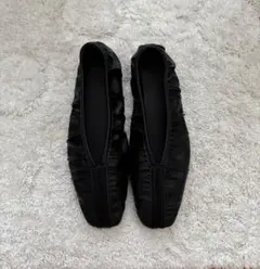 フラットシューズ