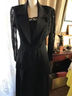 おしゃれな袖レースのジャケット