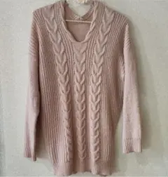 薄いピンクベージュ ケーブル編み ニットセーター