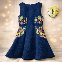 KA FOLI ノースリーブ 膝丈フレアワンピース　ネイビー　花刺繍　Mのサムネイル