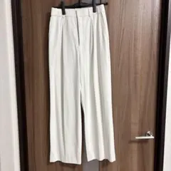 ホワイト タックワイドパンツ