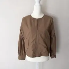 【美品】AG by aquagirl ノーカラー ジップアップジャケットのサムネイル