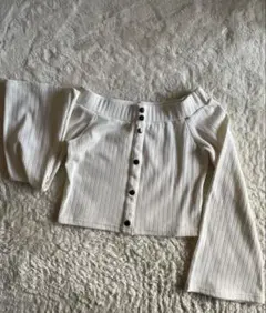 【値下げしました】EGOIST フロント釦オフショルダートップス