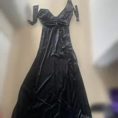 ブラックドレス ビジュー装飾