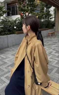 ベージュ トレンチコート ロング丈のサムネイル