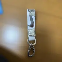 Nike キーホルダー ホワイト シルバー