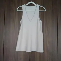 GU　ジーユー　女児　ジャンパースカート　ライトグレー白　140