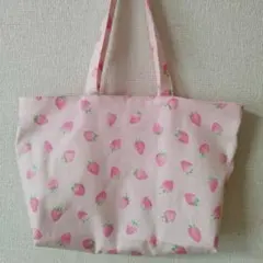 ハンドメイド　大きめ　エコバッグ　トートバッグ　イチゴ柄