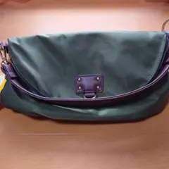 新品　GUSCIO 　ショルダーバッグ　3way カーキ　撥水　イタリア　万能