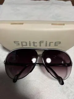 Spitfire CAT サングラス ケース付きのサムネイル