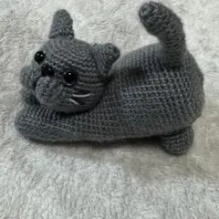 グレーのあみぐるみ猫