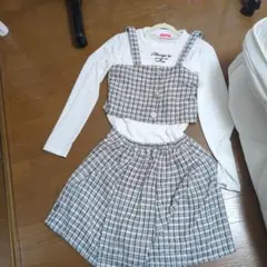 白と黒のチェック柄 クロップトップとショーパン セット