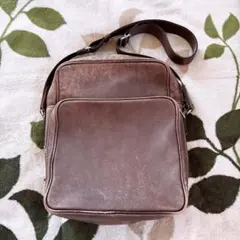 ブラウン ショルダーバッグ
