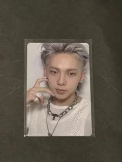 ヒョンソク 8000円トレカ LOVEPULSEポップアップ