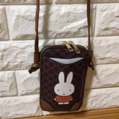 新古美品‼️ミッフィー　スマホ ショルダーバック19cmx12cmx4cm