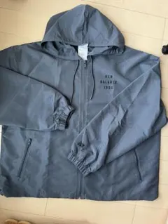 値下げ新品NEW BALANCE グレー ジャケット フルジップ・フード付き