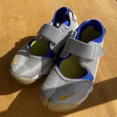 【ナイキ】エア リフト メタリックシルバー　23cm