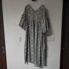 レディース　花柄　フレアスリーブ ワンピース