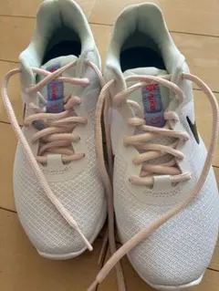 Nike ウィメンズレボリューション6NN PRM スニーカー