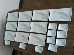 中古和食器　長角皿と同柄の小皿10枚セット薄緑の笹の葉柄　昭和レトロ