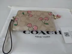 COACH チェリー柄 ポーチ