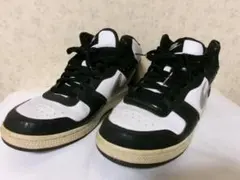 100212　ナイキエア　スニーカー　黒ほか　２６