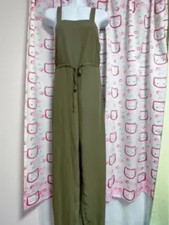 サロペットパンツ