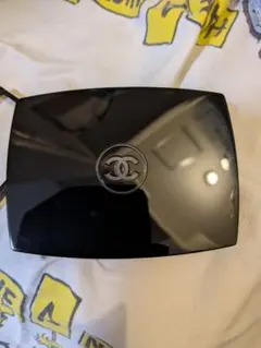 CHANEL タン　コントロール パウダーファンデーション　のケースのサムネイル