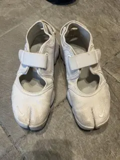 Item thumbnail for item b9643ef1-efe4-4119-bef9-21352a1ad476