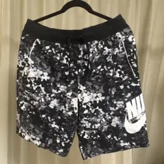 Nike カモフラージュ ショートパンツ