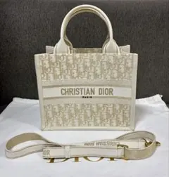 Dior Book Tote ディオールブックトート スモールバッグ 2wayのサムネイル