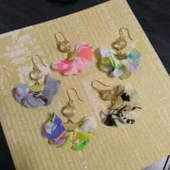 フラワータッセルピアス