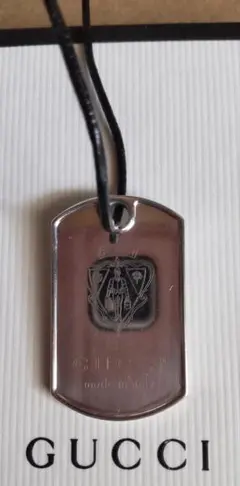 GUCCI グッチ クレストドッグタグ 革紐ネックレス付き シルバー