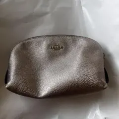 極美品COACH ポーチ メタリックゴールドのサムネイル