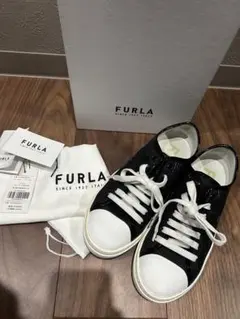 定価4万★FURLA★雨の日OKスニーカー ブラック ホワイトのサムネイル