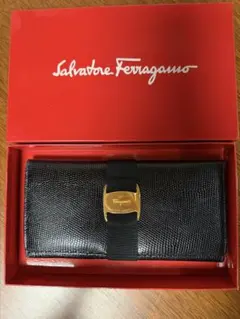 フェラガモ長ザイフ FERRAGAMO（フェラガモ） Salvatore Ferragamo 財布 長財布 ガンチーニ