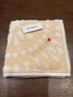 新品FURLA タオルハンカチ24時間以内匿名発送