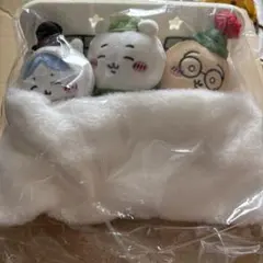 ちいかわ　ハッピーホリデーなおやすみベッドと繋がるマスコットセット