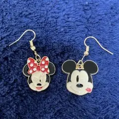 Disney・ミッキー ミニー ピアス(両耳用)