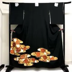 黒留袖　五つ紋　比翼付き　金駒刺繍　刺繍　菊花　籠目　ヱ霞　着物　103tz