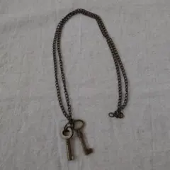 美品 鍵モチーフ ペンダント