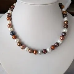 パールネックレス　淡水真珠　マルチカラー　デイリー　冠婚葬祭　セレモニー　新品