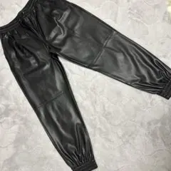 ZARA黒 レザーパンツ