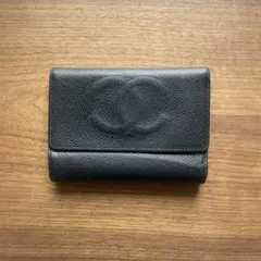 希少！CHANEL 三つ折り財布 ブラックのサムネイル