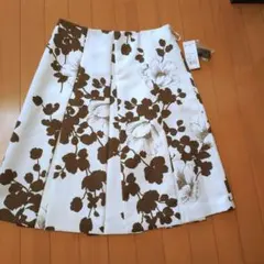 新品　未使用　おしゃれ　ensuite ブラウン花柄スカート　定価18900円